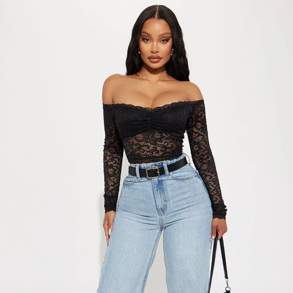 NWOT Fashion Nova Lace Off-Shoulder Crop Top - Size XL